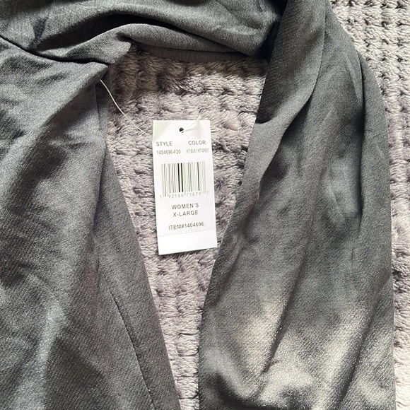 32 degrees cool brand new Hoodie - Picture 4 of 4